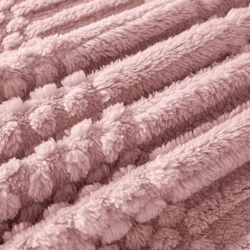 Pink Throw Blanket - Soft & Fluffy Fleece, Cute & Aesthetic, Perfect for Sofa, Couch, Chair, Bed, Living Room & Bedroom, All-Season Use, Plush & Cozy Decorative Blanket 50x60