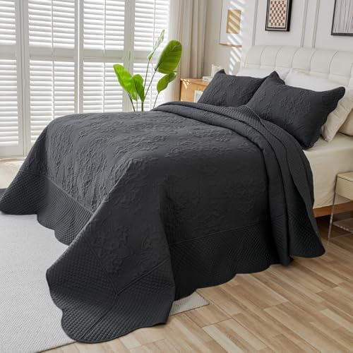 EVENHUG Oversized King Bedspreads California King Quilt Set with Pillow Shams Extra Wide Large King Size Quilts Lightweight Coverlet Bedding Sets Dark Grey 120"x128"