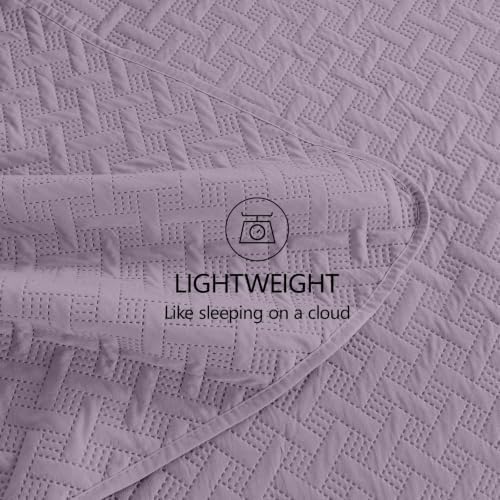 FLYMME Oversized King/California King Quilt Set 118"x106", Grayish Purple 3-Piece Floor-Length Bedspread, Premium Microfiber Lightweight Coverlet for King/California King Bed (1 Quilt, 2 Shams)
