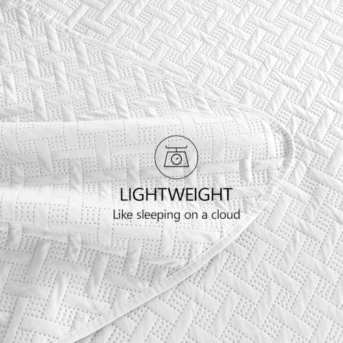 FLYMME Oversized King/California King Quilt Set 118"x106", White 3-Piece Floor-Length Bedspread, Premium Microfiber Lightweight Coverlet for King/California King Bed (1 Quilt, 2 Shams)