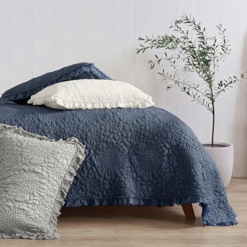 HORIMOTE HOME Shabby Chic Ruffled Quilt Queen Size, Navy Blue Floral Quilt Set Lightweight Crinkled Farmhouse Rustic Bedding Set, 3 Pieces Reversible Bedspread with Pillow Shams for All Season