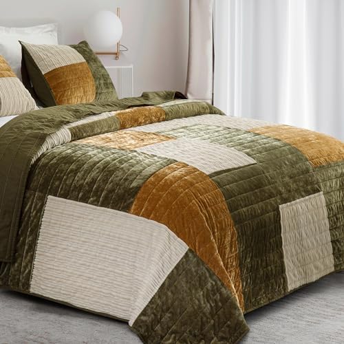 Wonderful 3-Piece Velvet Patchwork Quilt Set, King Striped Channel Stitch Green Quilt,Pet-Friendly,Soft Lightweight Comforter Versatile as Quilt/Bedspread for Adults Teens Kids Bedroom,106"x94"