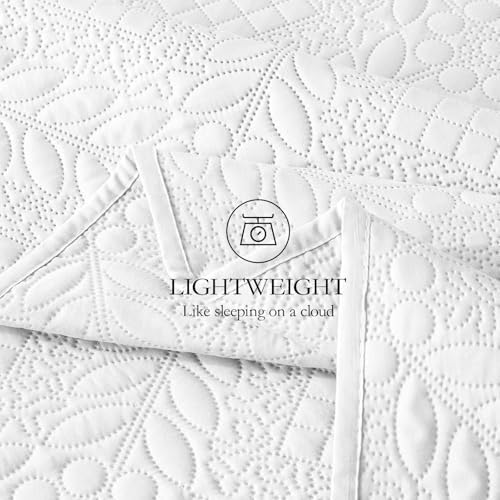 FLYMME Full Queen Quilt Bedding Set,Lightweight White Bedspreads,Vintage Olive Leaf Design,Ultra Soft Microfiber Bed Coverlet 3 Pieces for All-Season (1 Quilt,2 Shams)