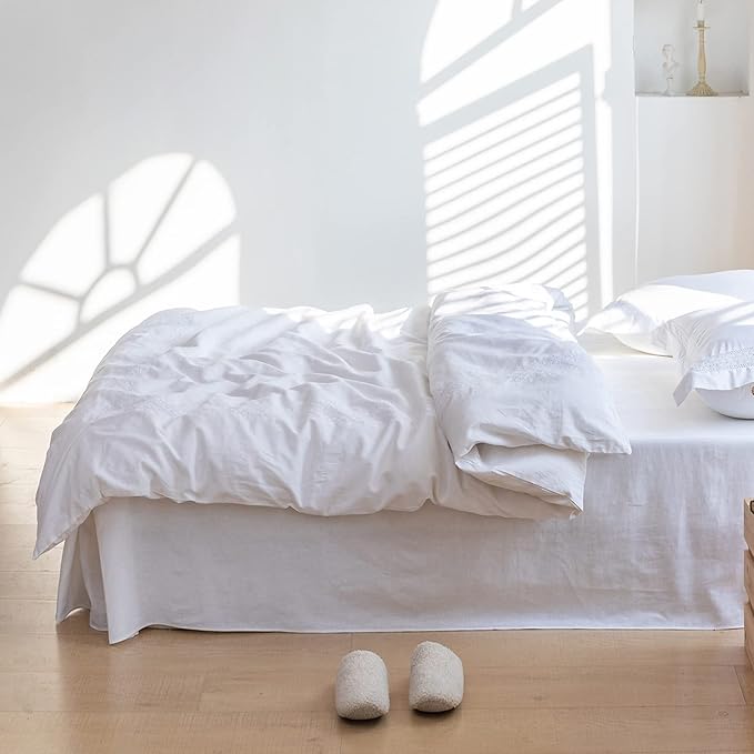 BISELINA French Linen Bed Skirt with Pleated Corner 22-Inch Tailored Drop Natural Flax Cotton Blend Basic Dust Ruffle Soft Cozy Farmhouse Bedding (22" King, Basic White)