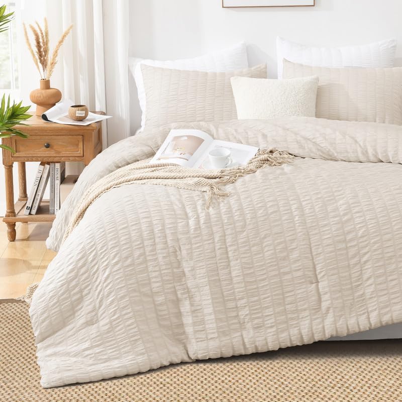 AveLom Seersucker Oversized King Comforter Set Beige (120x98 in), 3 Pieces 100% Soft Washed Microfiber Lightweight Comforter with 2 Pillowcases, All Season Down Alternative Comforter Set for King Bed