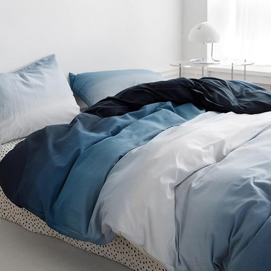CLOTHKNOW Blue White King Size Comforter Set Blue Gradient Bedding Comforter Sets Soft All Season Navy Comforter with 2 x Pillow Cases