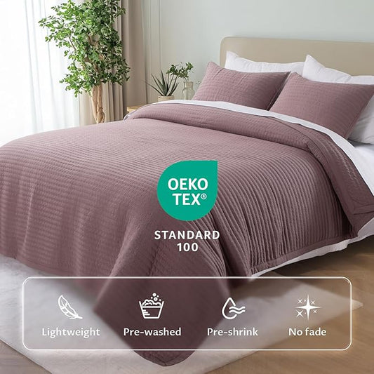 Oversized King Quilt Set 112"x106" – Soft Washed 3-Layer Lightweight California King Bedspread, Minimalist Nordic Design, All-Season Quilt Bedding (1 Quilt + 2 Pillow Shams), Twilight Mauve Purple