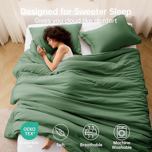 MUXHOMO Queen Comforter Set, All Season Ultra Soft Down Alternative Bedding - 3 Piece Lightweight Bed Set Includes 1 Comforter (90"x90") and 2 Pillow Shams (20"x26"), Dark Green