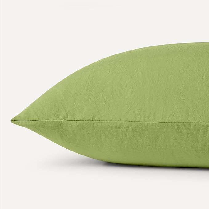 Amazon Basics Twin Bed Sheet, 3-Piece Bedding Set, Double Brushed Microfiber, Ultra Soft, Easy Care, Green