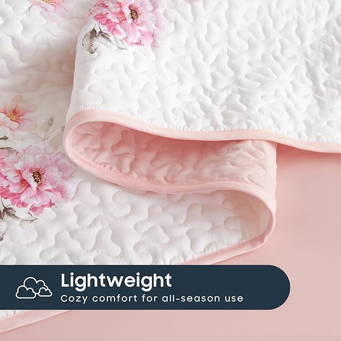 Wake In Cloud - Shabby Chic Quilt Set, Floral Coquette Cottagecore Farmhouse Vintage Flowers, for Women Teen Girls, Reversible Lightweight Bedspread Coverlet, 3 Pieces, White Pink, Queen/Full Size