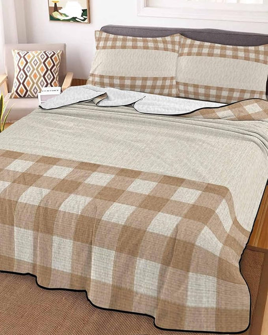 Quilts Twin Size, Retro Brown Soft Comforter Bedding Set for Bed, Farmhouse Buffalo Plaid Vintage Beige Lightweight Quilted Bedspread with Pillow Cover(2 Pieces) for All Season, 68x86 Inch