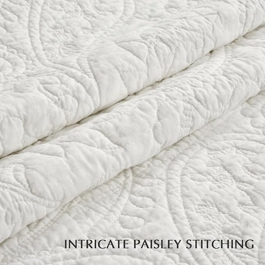EVERGRACE 100% Cotton Paisley Quilt Set, Oversized King 3 Piece Set โ Prewashed Lightweight Bedspread with 2 Shams, Soft & Breathable Matelasse Coverlet for All-Season Comfort, Bright White