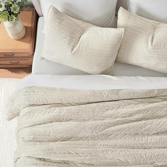 EVERGRACE Velvet Quilt Set King Size, Luxurious Soft Striped Channel Bedding Set, Lightweight Velvet Comforter for All Season, Oversized Bedspread Coverlet with 2 Matching Shams, Beige
