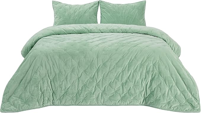 Bedsure Velvet Fleece Comforter Set King, Sage Green Lightweight Quilted Bedding Set, Soft Warm Blanket for All Season, 3 Pieces, 1 Comforter (104" x 90") and 2 Pillow Shams (20" x 36")