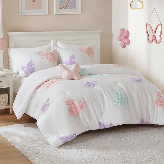 Intelligent Design Kids Rio Full/Queen Comforter Set – Girls’ Reversible Tufted Chenille Bedding with Pastel Purple Butterflies and Pink Dot, 4pcs