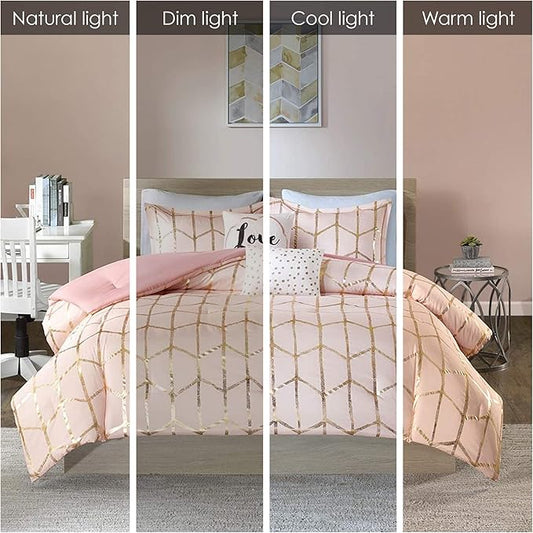 Intelligent Design Raina King/Cal King Comforter Set, Soft Microfiber, Modern Geometric Metallic Bed Set, 5 Pieces College Bedding with 2 Shams, 2 Toss Pillows Blush/Gold