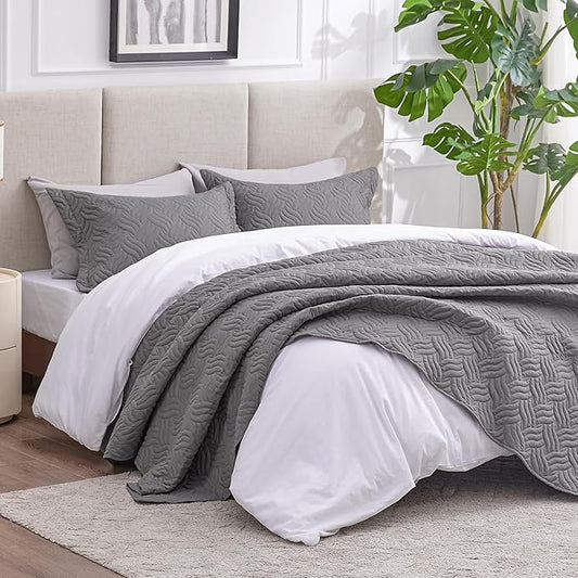 Love's cabin California King Size Quilt Bedding Set Grey Bedspread - Cal King Summer Lightweight Bedspread Comforter - Wave Pattern Coverlet for All Season - 3 Pieces (1 Quilt, 2 Pillow Shams)