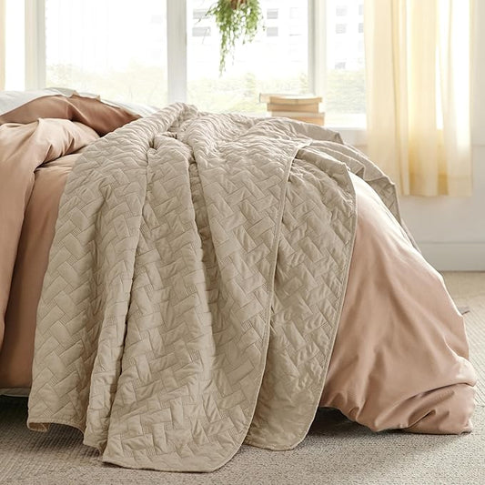 Bedsure Quilts Twin Size - Lightweight Bedspreads Twin Size with Basket Weave Pattern, Soft Quilt Bedding Set, Hazel Comforter Set Coverlet for All Seasons with 1 Pillow Sham (68" x 86") | Skin-Friendly Soft, All-Season Comfort, Breathable, Lightweight...