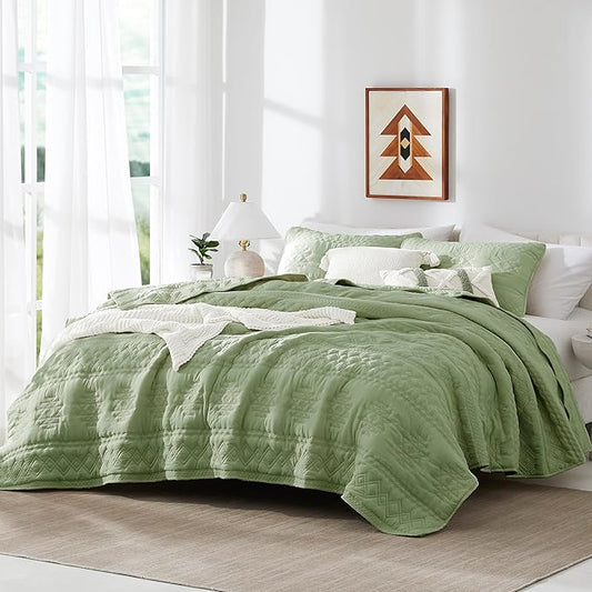 WDCOZY Boho Sage Green Oversized California Cal King Size Quilt Bedding Sets with 2 Pillow Shams, Farmhouse Lightweight Soft Bedspread Coverlet for All Season, 116x106 inches