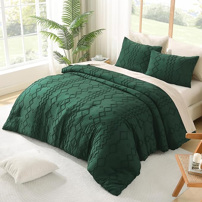 Andency Queen Comforter Set, 3 Pieces Dark Emerald Green Boho Tufted Fall Bedding, Soft Fluffy Farmhouse Comforter, Jacquard Textured Geometric Bed Set for All Season (90x90 Inch)