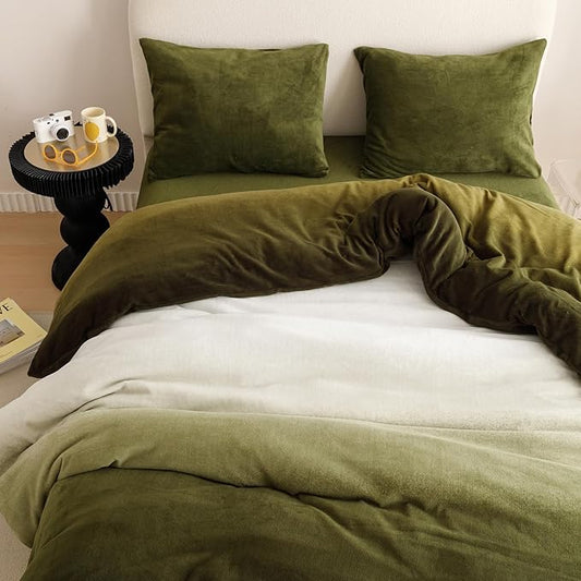 CLOTHKNOW Green White California King Comforter Set 3Pcs Velvet Bedding Comforter Sets Soft Comforter with 2 x Pillow Cases