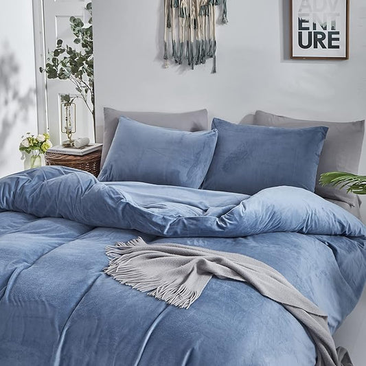 CLOTHKNOW Blue Velvet California King Comforter Set Soft Bedding Comforter Sets Lake Blue Comforter with 2 x Pillow Cases