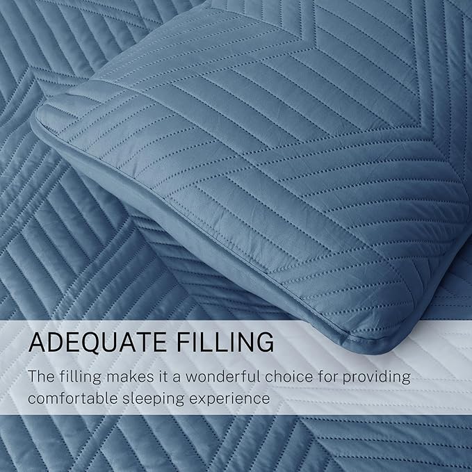 Exclusivo Mezcla California King Quilt Bedding Set, Lightweight Grayish Blue Oversized King Bedspreads Soft Modern Geometric Coverlet Set for All Seasons (1 Quilt and 2 Pillow Shams)
