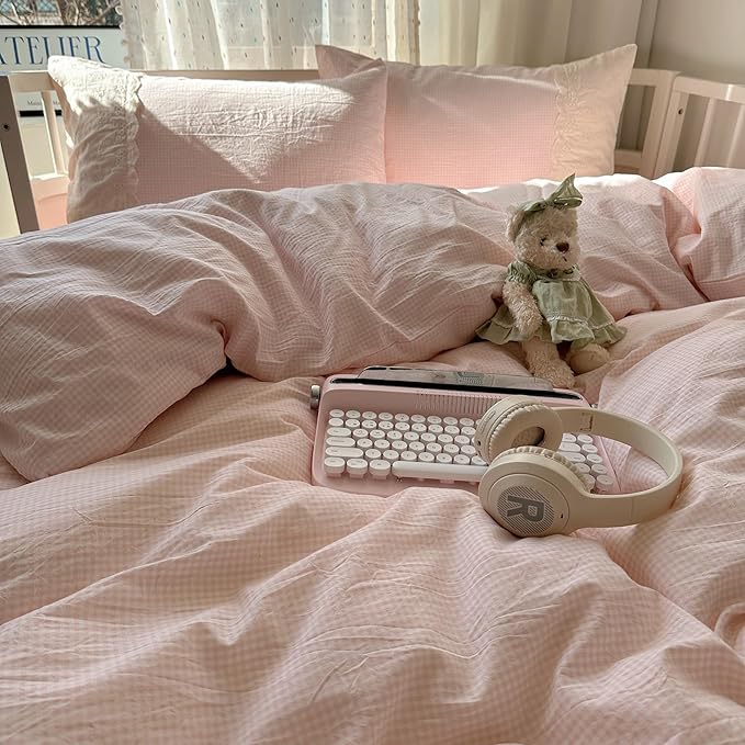 Pink Gingham Queen Comforter Set Fluffy Lightweight Bedding Set Farmhouse Boho Cozy Lace-Trimmed Bedding Comforter Sets Down Alternative Microfiber Textured Plaid Comforter with 2 Pillowcases