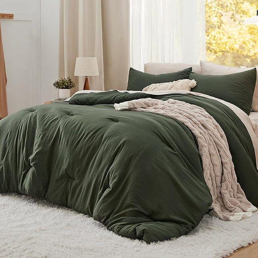 Bedsure Queen Comforter Set, Dark Green Soft Prewashed Bedding for All Seasons, 3 Pieces GentleSoft™ Bed Set, 1 Lightweight Comforter (90"x90") and 2 Pillowcases (20"x26")