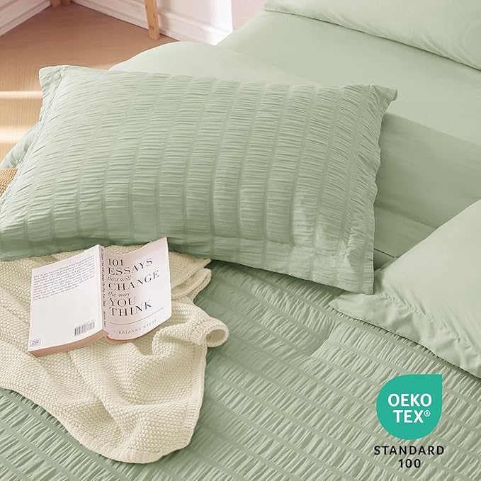 MUXHOMO 5 Pieces Twin Comforter Set, Seersucker Bed in a Bag Twin Size, All Season Luxury Bedding Set with Comforter, Flat Sheet, Fitted Sheet, Pillowcase & Sham, Light Green