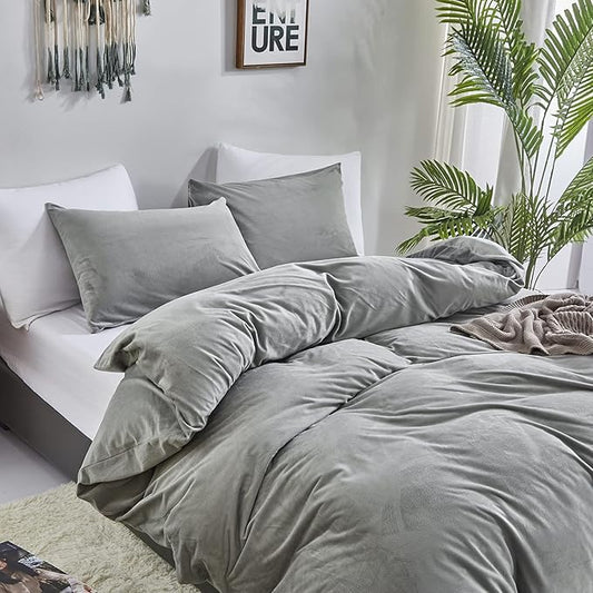 CLOTHKNOW Grey Velvet Queen Comforter Set Gray Bedding Comforter Sets Soft Queen Comforter Flannel Comforter with 2 x Pillow Cases