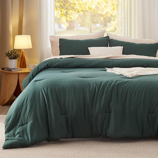 Bedsure Queen Comforter Set, Forest Green Soft Prewashed Bedding for All Seasons, 3 Pieces GentleSoft™ Bed Set, 1 Lightweight Comforter (90"x90") and 2 Pillowcases (20"x26")