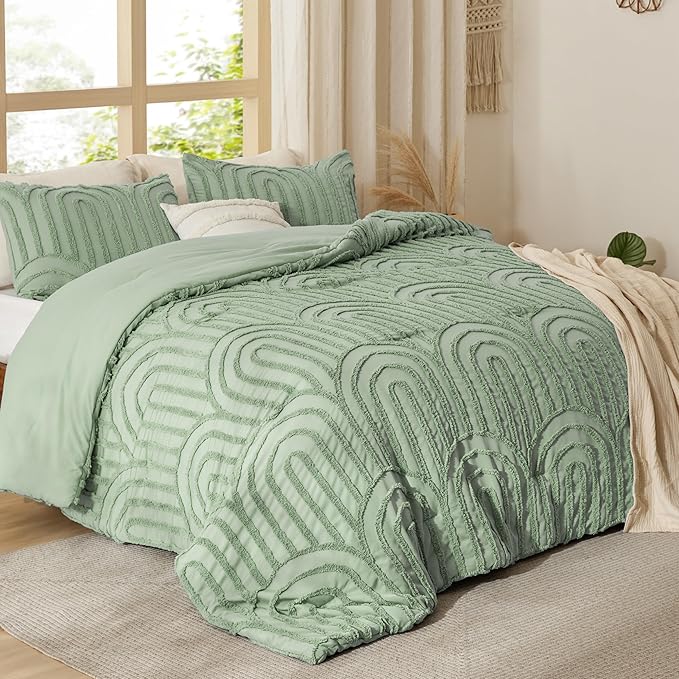 Bedsure Boho Tufted Green Comforter Full Size, GentleSoft™ 3 Pieces Boho Farmhouse Decor Bedding, Arch Shabby Chic Bedding for All Seasons, 1 Bed Comforter, 2 Pillow Shams, 82x86 Inches