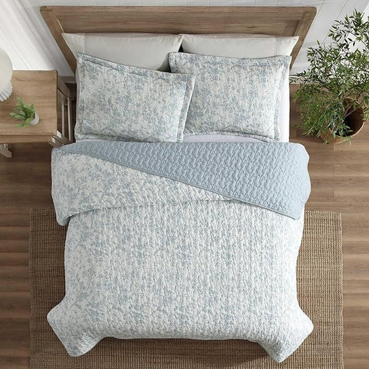 Laura Ashley - King Quilt Set, Super Soft Bedding with Reversible Design, Medium Weight for Year Round Use, 3 Piece Bed Set with Matching Pillowcases (Amberley Pastel Blue)