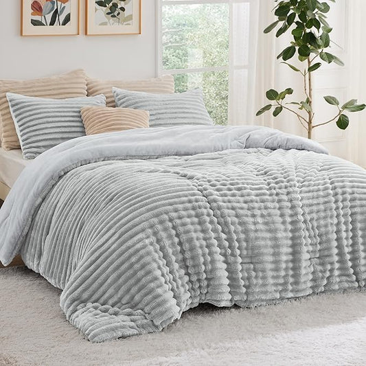 Bedsure King Comforter - GentleSoft™ 3 Pieces Double-Side Fleece Fluffy Light Grey Comforter Set, Cozy Striped Room Decor Aesthetic, Luxury King Size Bedding with 2 Pillowcases, 104x90 Inches