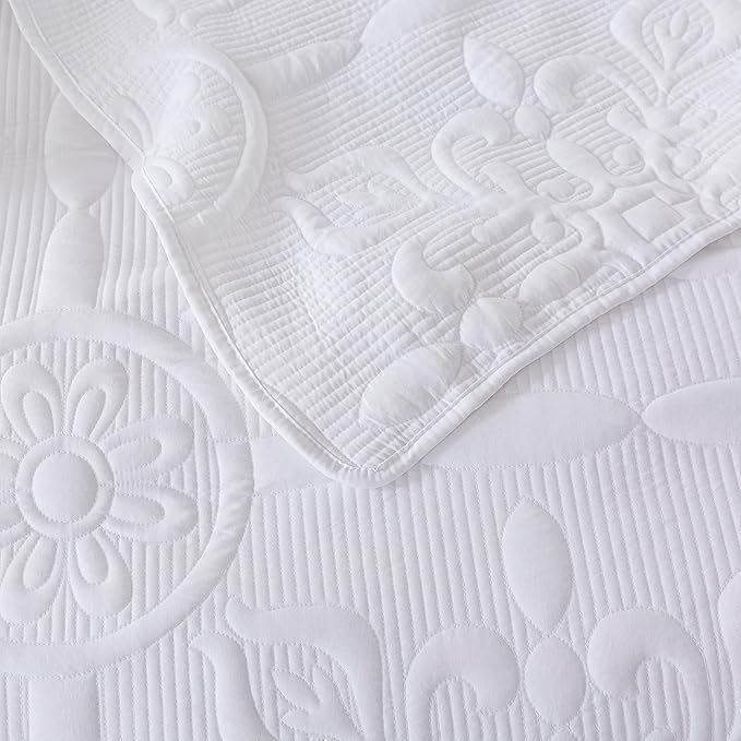 B2EVER White Damask Quilt Twin Size Bedding Sets with 1 Pillow Sham, Boho Bedspread Lightweight Soft Farmhouse Vintage Bohemian Coverlet Retro Jacquard Pattern Bed Cover for All Season, 2 Pieces