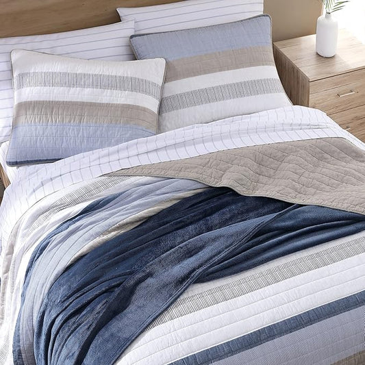 Nautica - Twin Quilt Set, Soft & Breathable Cotton Bedding with Medium Weight Feel, Reversible 2 Piece Bed Set with Matching Pillowcase (Galewood Blue)