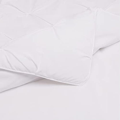 Amazon Basics Soft, Lightweight Twin Size Comforter Set, All-Season Down-Alternative 2-Piece Bedding Set, Pinch Pleat Design with Piped Edges, Twin/TwinXL, Bright White