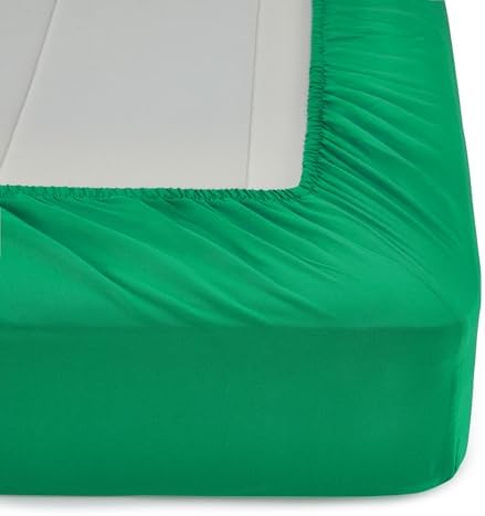 Amazon Basics 5-Piece Soft Microfiber Kid's Bed-in-a-Bag Bedding Set, Twin, Green, Solid