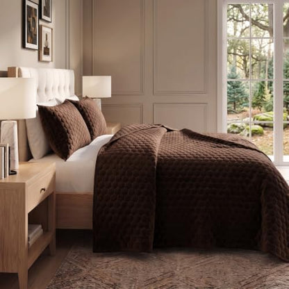 Tribeca Living Lugano Oversized Velvet Quilt Set - All Season, Extra Large, 3 Piece King Size Comforter Set with 2 Pillow Shams in Chocolate Honeycomb Pattern 260GSM