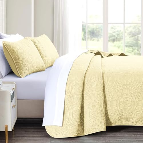 akkialla Butter Yellow Twin Quilt Set,Ultrasonic Lightweight Bedspread Coverlet for Modern Minimalist Bedroom,Soft Microfiber Coin Pattern Bedding,2-Piece (1 Quilt,1 Pillow Sham)