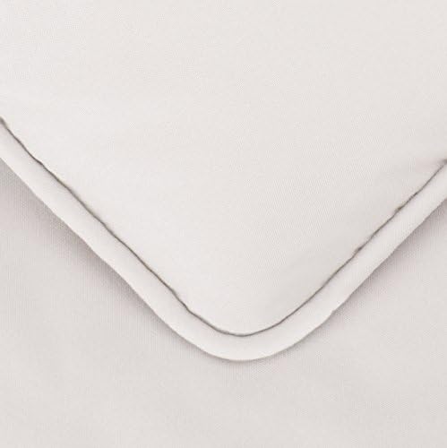 Amazon Basics All-Season Down-Alternative 3-Piece Comforter Bedding Set, Warm Soft Lightweight Microfiber, Pinch Pleat Design with Piped Edges, King, Cream