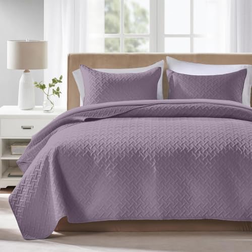 FLYMME Oversized King/California King Quilt Set 118"x106", Grayish Purple 3-Piece Floor-Length Bedspread, Premium Microfiber Lightweight Coverlet for King/California King Bed (1 Quilt, 2 Shams)