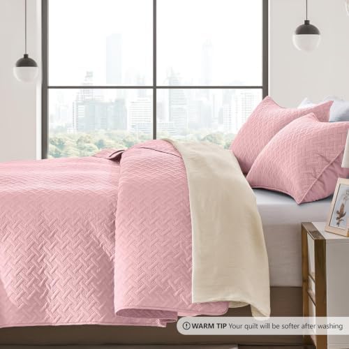 FLYMME Oversized King/California King Quilt Set 118"x106", Pure Pink 3-Piece Floor-Length Bedspread, Premium Microfiber Lightweight Coverlet for King/California King Bed (1 Quilt, 2 Shams)