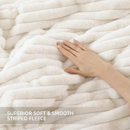 Smoofy Fluffy Twin Size Comforter 2 PCS - Cream White Fleece Bedding Set
