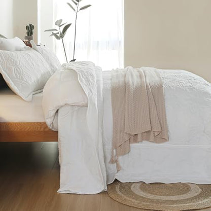 EVENHUG Oversized King Bedspreads California King Quilt Set with Pillow Shams Extra Wide Large King Size Quilts Lightweight Coverlet Bedding Sets White 120"x120"