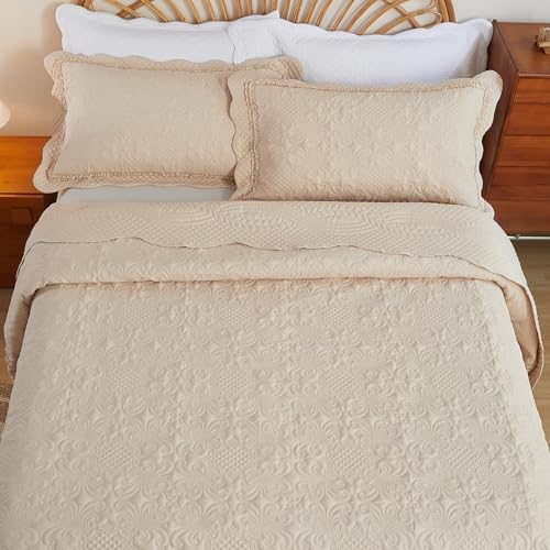 EVENHUG Oversized Quilts Set King Size 3 Piece Bedding Set Reversible Bedspread with 2 Pillow Shams Coverlet Lightweight Soft Bed Cover for All Season(120"X120",Beige)