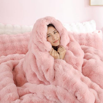 YIKUSH King Faux Fur Soft Comforter Set, Fluffy Pink Rabbit Fur Comforter
