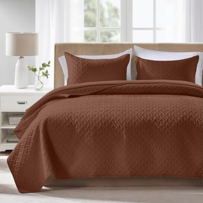 FLYMME Oversized King/California King Quilt Set 118"x106", Terracotta 3-Piece Floor-Length Bedspread, Premium Microfiber Lightweight Coverlet for King/California King Bed (1 Quilt, 2 Shams)
