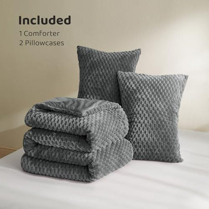 Petrichor Fluffy Queen Comforter Set - Ultra-Soft Gray Flannel Thick Comforter for Queen Bed, Luxury Warm Bedding Set for Winter & Fall, Cozy Fuzzy Bed Set 3 Pieces (1 Comforter & 2 Pillowcases)